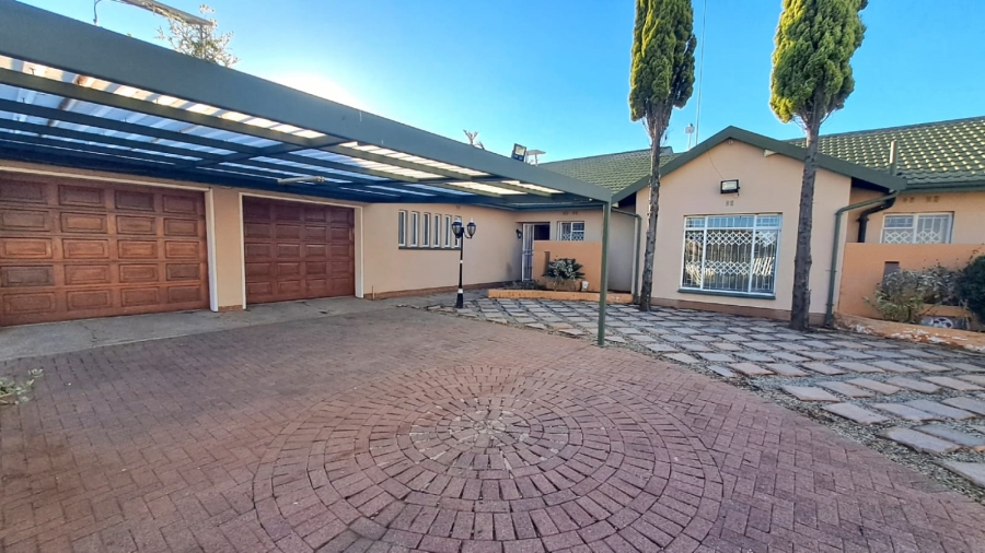 3 Bedroom Property for Sale in Vanderbijlpark SE 6 Gauteng