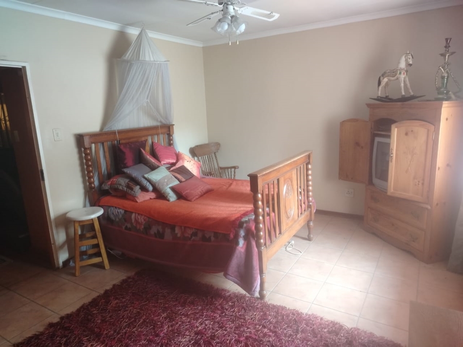 4 Bedroom Property for Sale in Vanderbijlpark SE 7 Gauteng