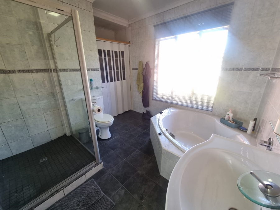 3 Bedroom Property for Sale in Vanderbijlpark SE 6 Gauteng