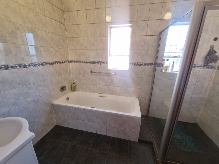 3 Bedroom Property for Sale in Vanderbijlpark SE 6 Gauteng
