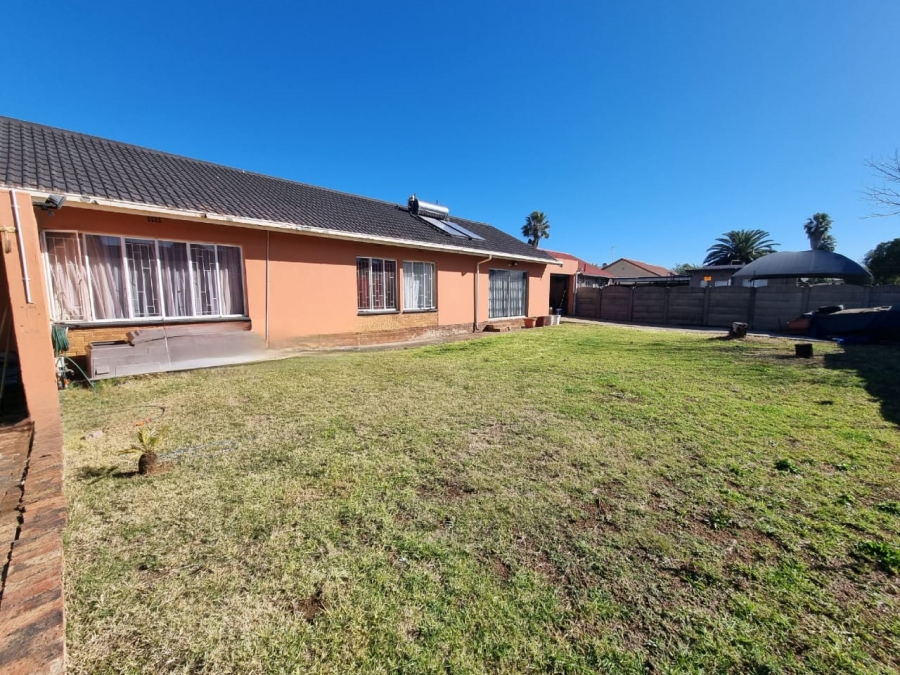 3 Bedroom Property for Sale in Vanderbijlpark SE 6 Gauteng