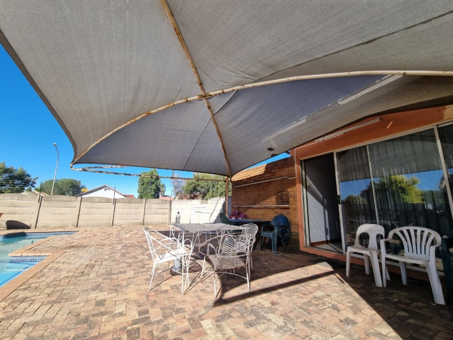3 Bedroom Property for Sale in Vanderbijlpark SE 6 Gauteng
