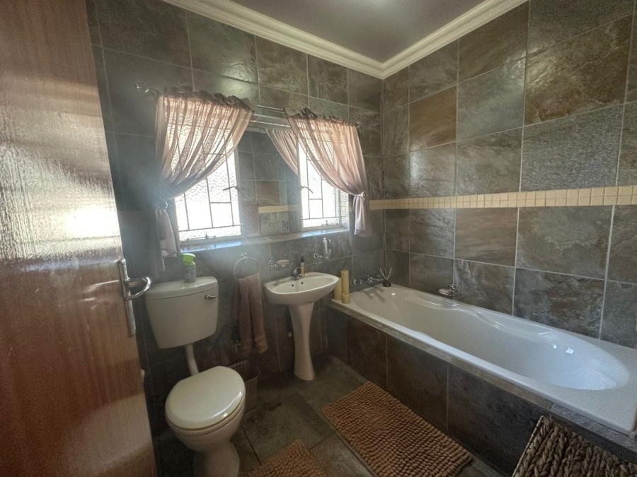 3 Bedroom Property for Sale in Arcon Park Gauteng