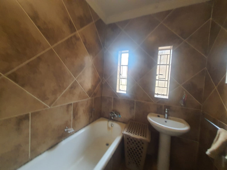 3 Bedroom Property for Sale in Vanderbijlpark SE 6 Gauteng