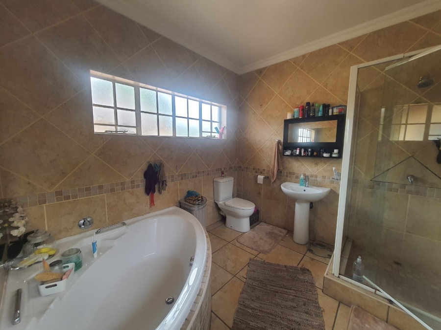 3 Bedroom Property for Sale in Vanderbijlpark SE 6 Gauteng