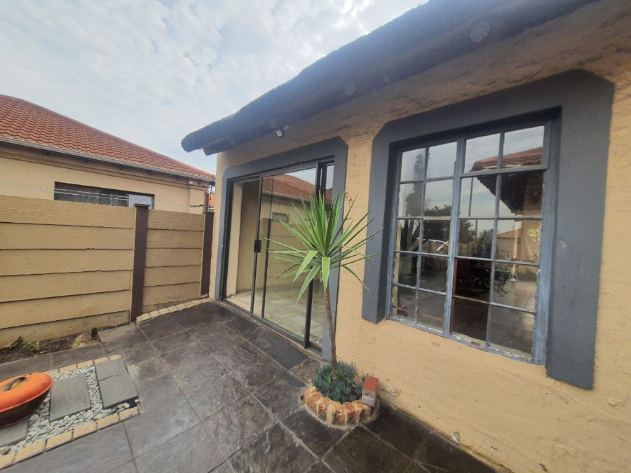 3 Bedroom Property for Sale in Vanderbijlpark SE 6 Gauteng