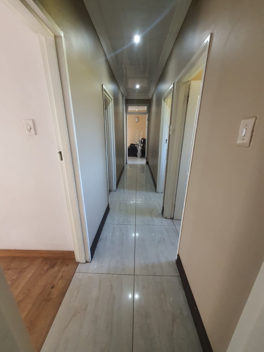 3 Bedroom Property for Sale in Vanderbijlpark SE 6 Gauteng