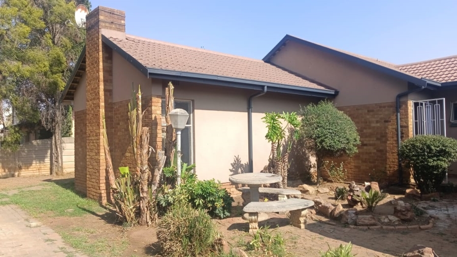 3 Bedroom Property for Sale in Vanderbijlpark SE 6 Gauteng