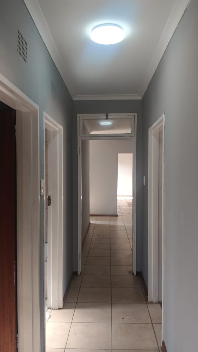 3 Bedroom Property for Sale in Vanderbijlpark SE 6 Gauteng