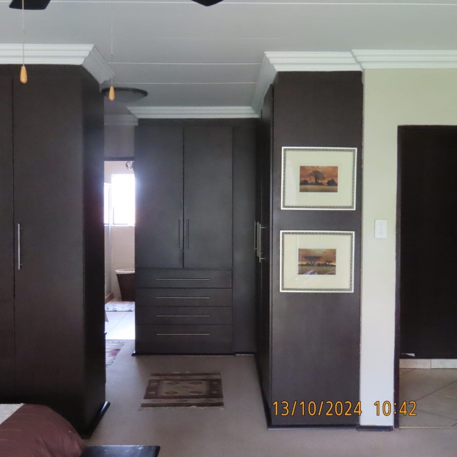 4 Bedroom Property for Sale in Vanderbijlpark SE 8 Gauteng