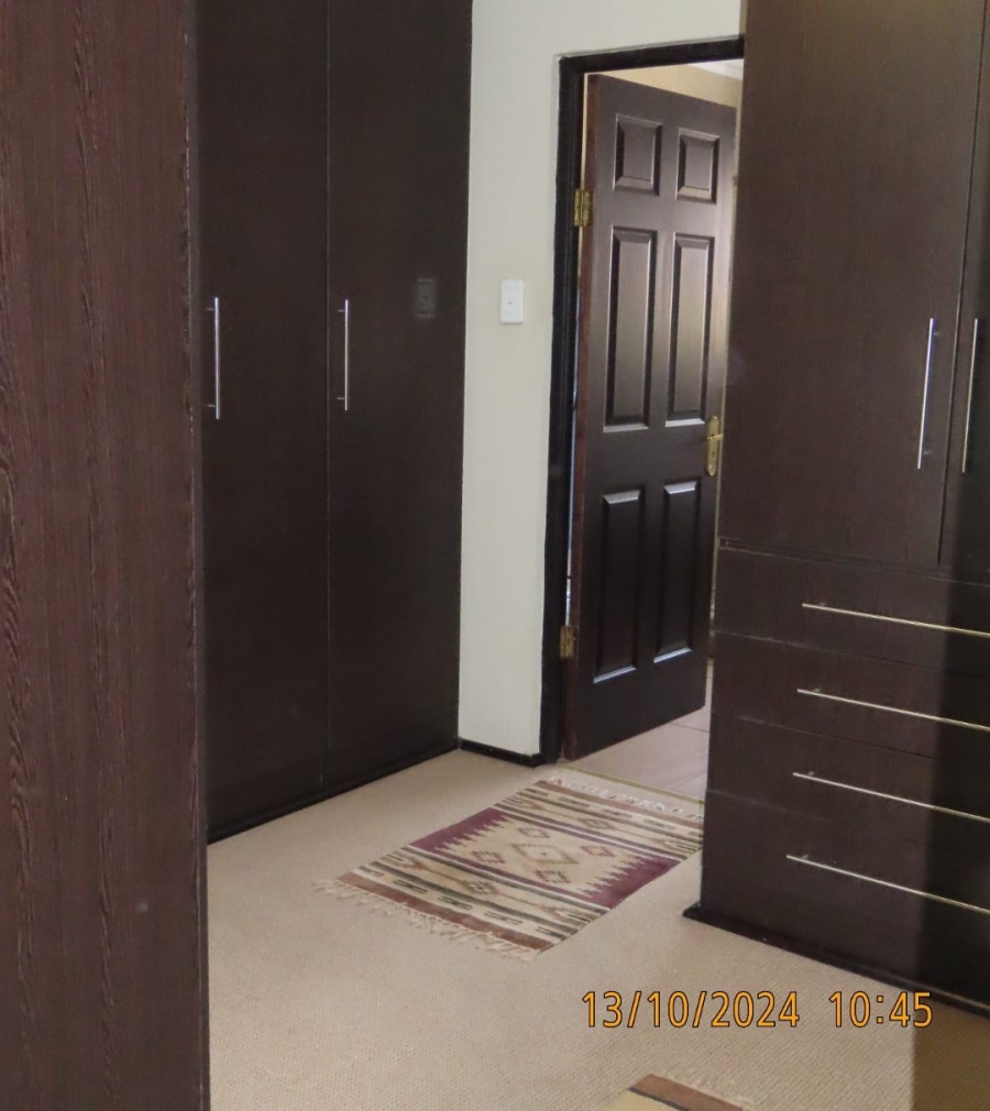 4 Bedroom Property for Sale in Vanderbijlpark SE 8 Gauteng