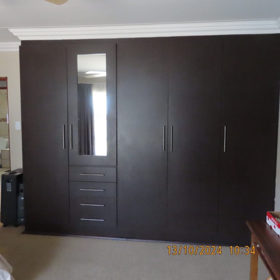 4 Bedroom Property for Sale in Vanderbijlpark SE 8 Gauteng