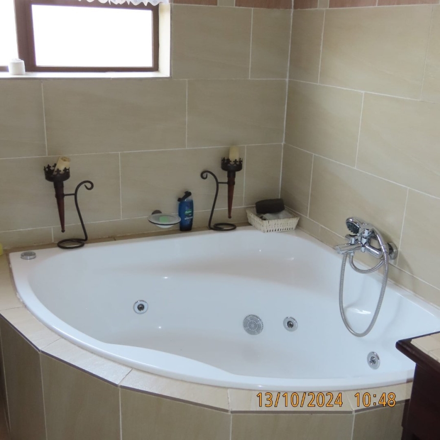 4 Bedroom Property for Sale in Vanderbijlpark SE 8 Gauteng