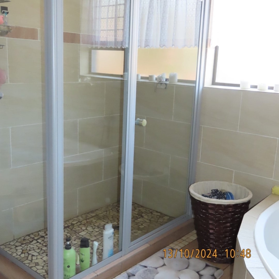 4 Bedroom Property for Sale in Vanderbijlpark SE 8 Gauteng