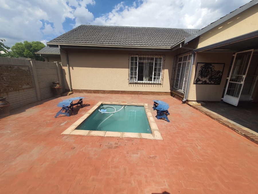 3 Bedroom Property for Sale in Vanderbijlpark SE 6 Gauteng