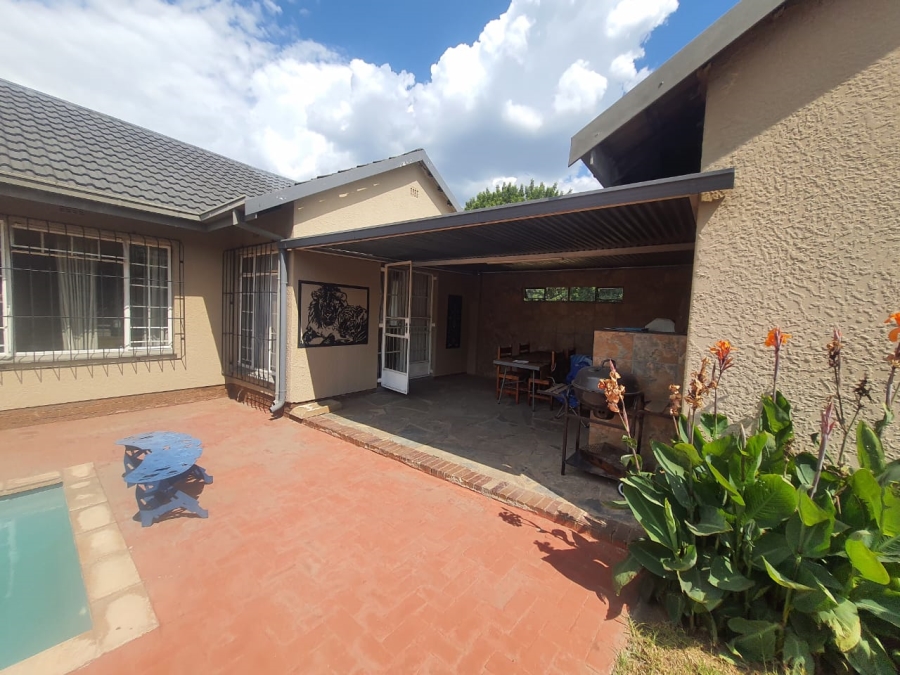 3 Bedroom Property for Sale in Vanderbijlpark SE 6 Gauteng