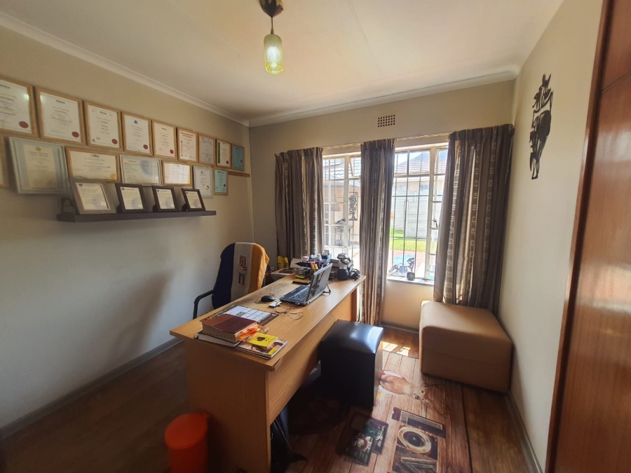 3 Bedroom Property for Sale in Vanderbijlpark SE 6 Gauteng
