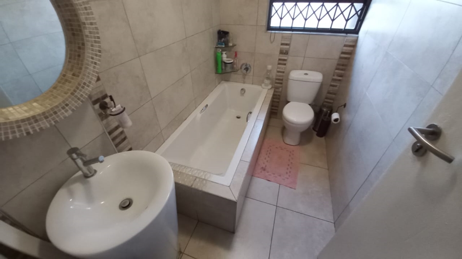 3 Bedroom Property for Sale in Vanderbijlpark SE 6 Gauteng