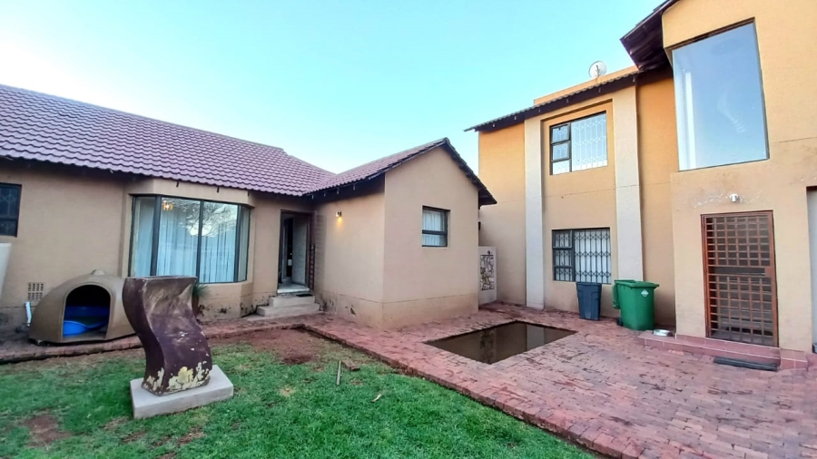 3 Bedroom Property for Sale in Vanderbijlpark SE 6 Gauteng