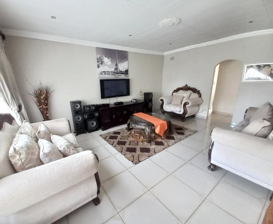3 Bedroom Property for Sale in Vanderbijlpark SE 6 Gauteng