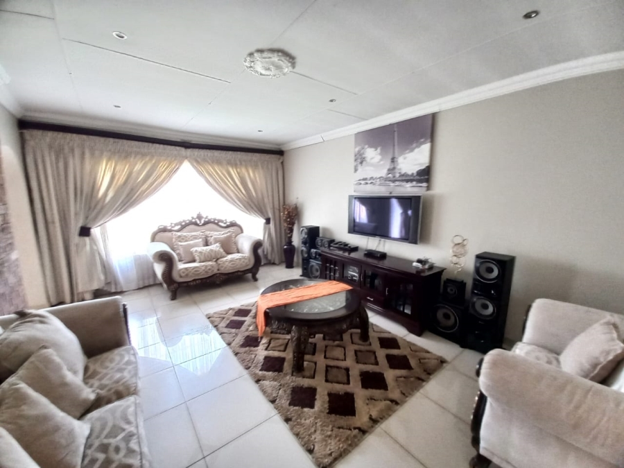 3 Bedroom Property for Sale in Vanderbijlpark SE 6 Gauteng