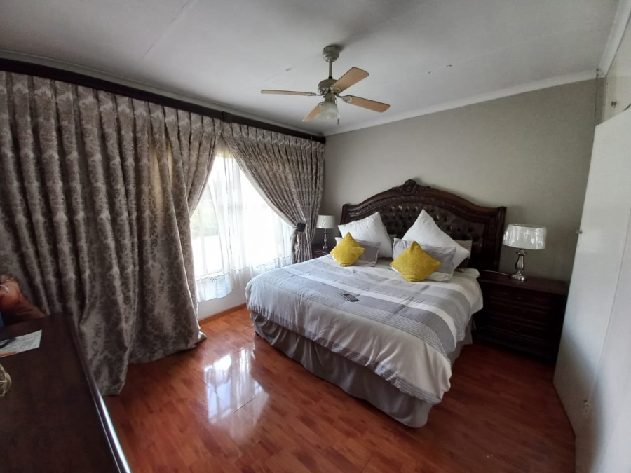 3 Bedroom Property for Sale in Vanderbijlpark SE 6 Gauteng