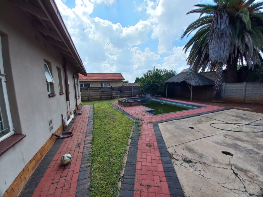 3 Bedroom Property for Sale in Vanderbijlpark SE 6 Gauteng