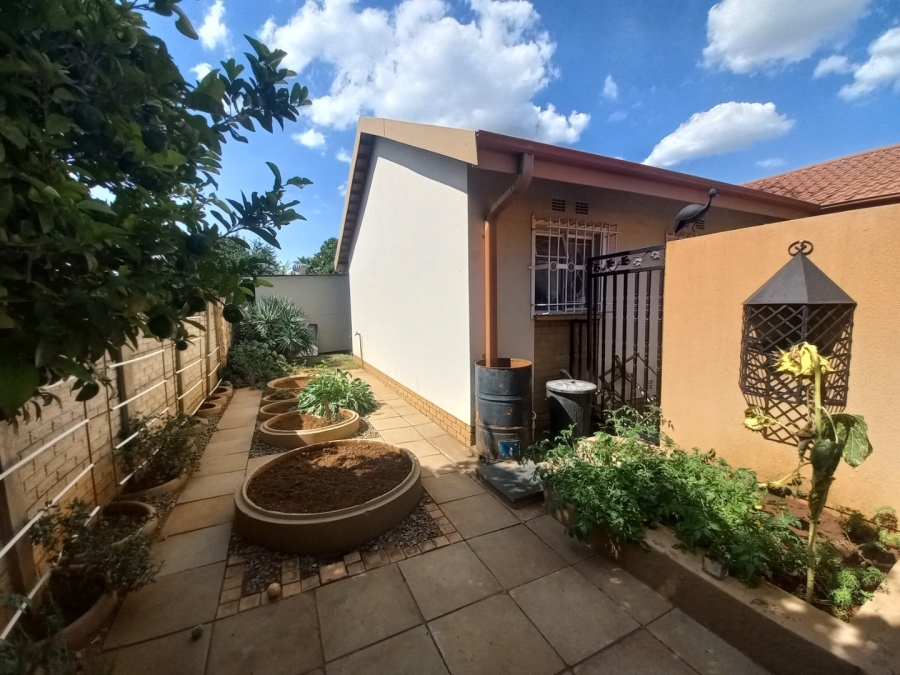 4 Bedroom Property for Sale in Vanderbijlpark SE 6 Gauteng