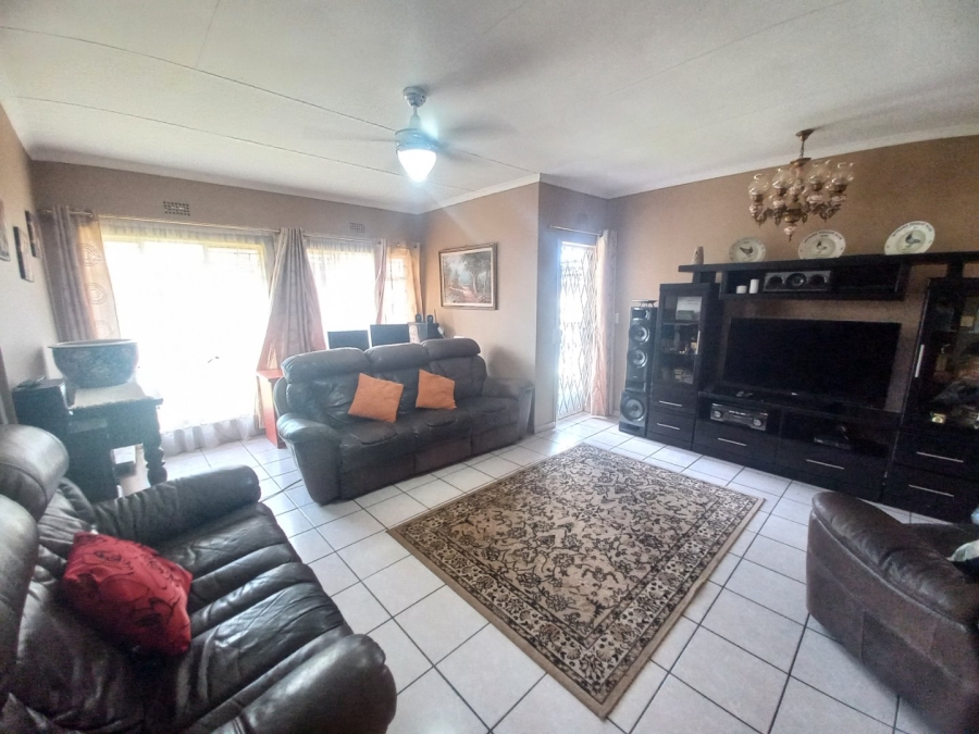 4 Bedroom Property for Sale in Vanderbijlpark SE 6 Gauteng