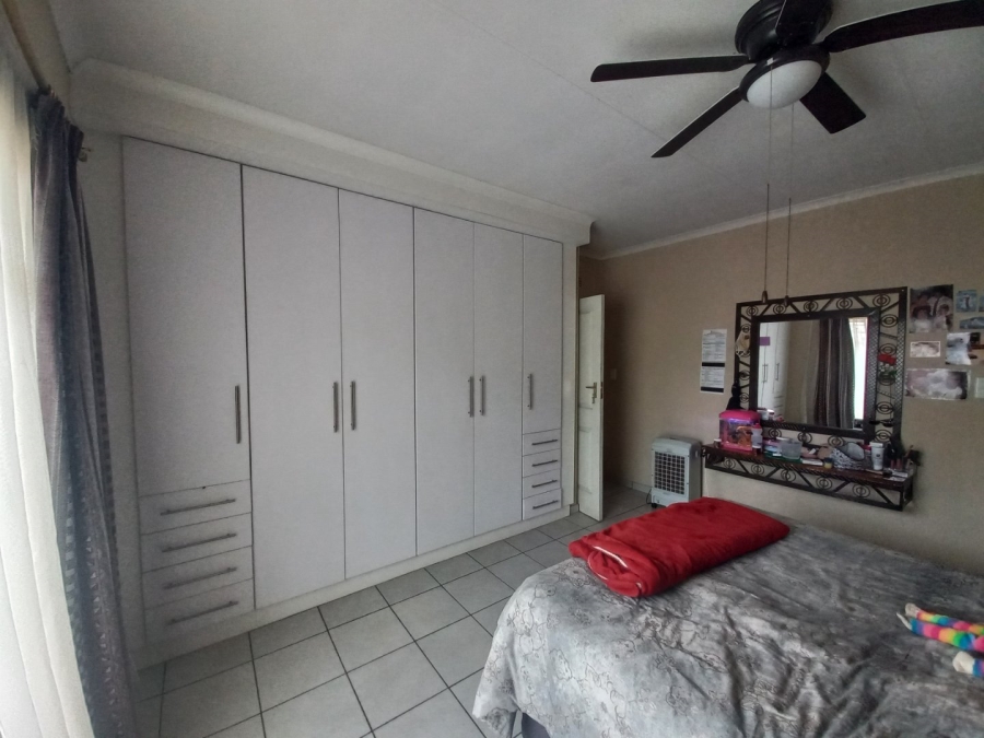 4 Bedroom Property for Sale in Vanderbijlpark SE 6 Gauteng