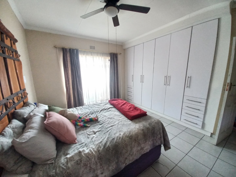 4 Bedroom Property for Sale in Vanderbijlpark SE 6 Gauteng