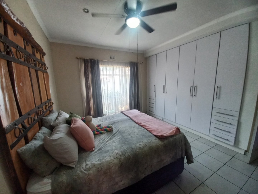 4 Bedroom Property for Sale in Vanderbijlpark SE 6 Gauteng