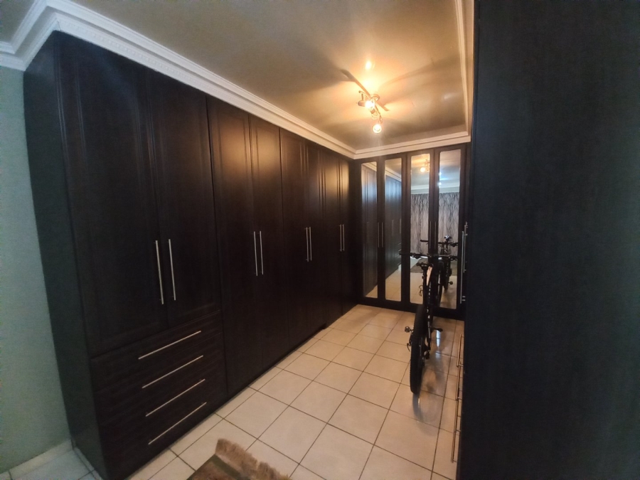 4 Bedroom Property for Sale in Vanderbijlpark SE 6 Gauteng