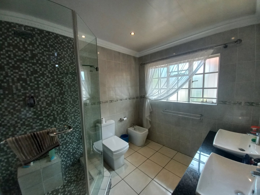 4 Bedroom Property for Sale in Vanderbijlpark SE 6 Gauteng