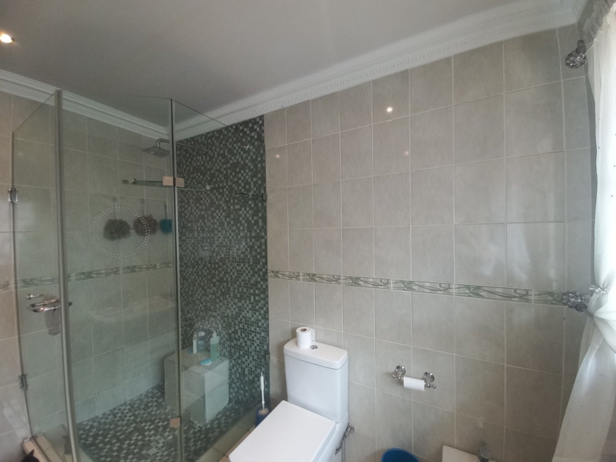 4 Bedroom Property for Sale in Vanderbijlpark SE 6 Gauteng