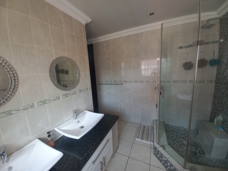 4 Bedroom Property for Sale in Vanderbijlpark SE 6 Gauteng