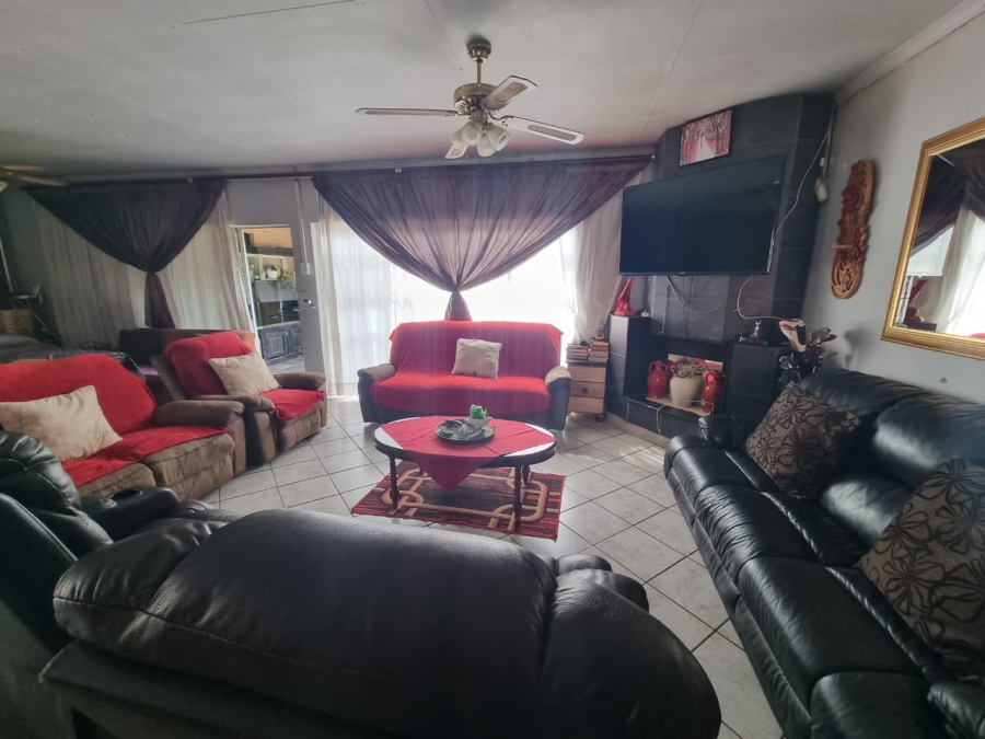 6 Bedroom Property for Sale in Arcon Park Gauteng