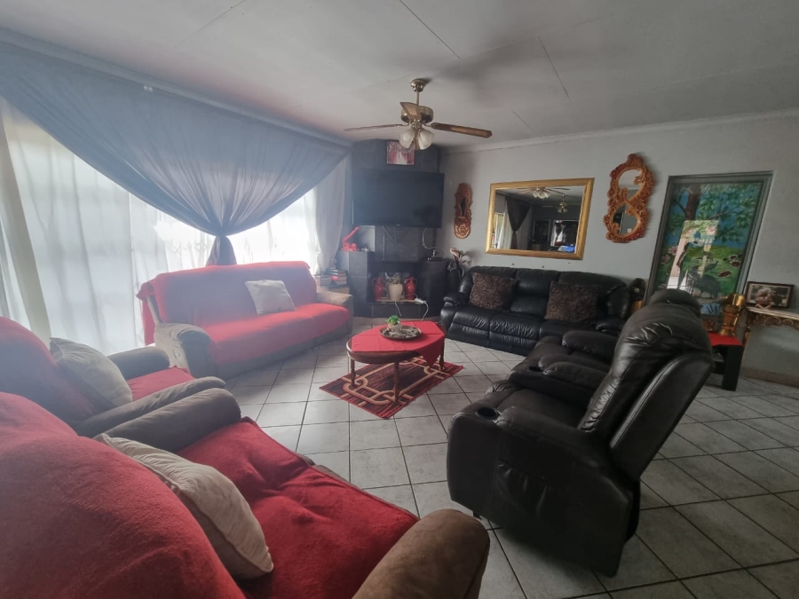 6 Bedroom Property for Sale in Arcon Park Gauteng