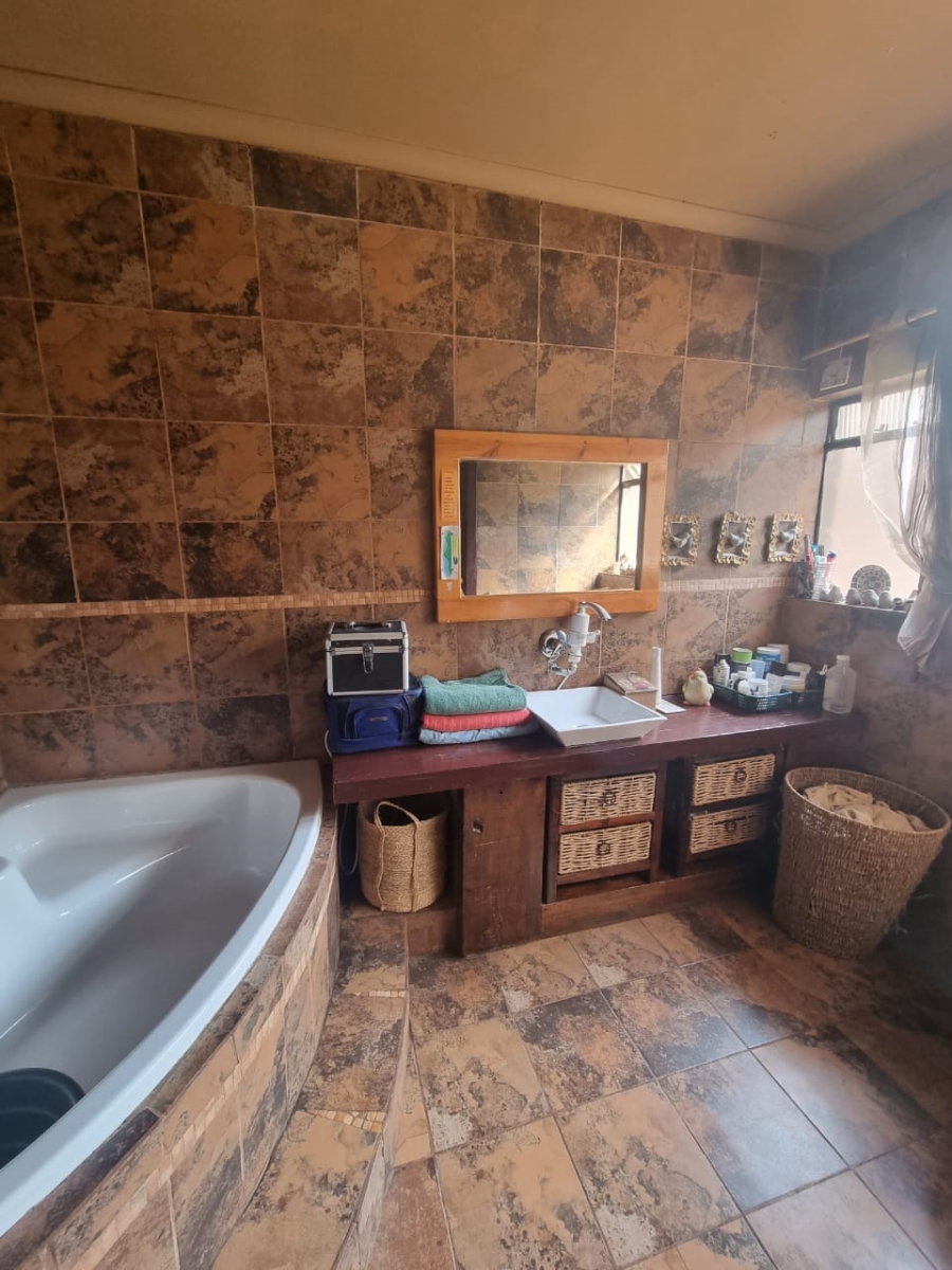 6 Bedroom Property for Sale in Arcon Park Gauteng