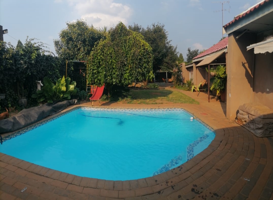 6 Bedroom Property for Sale in Arcon Park Gauteng