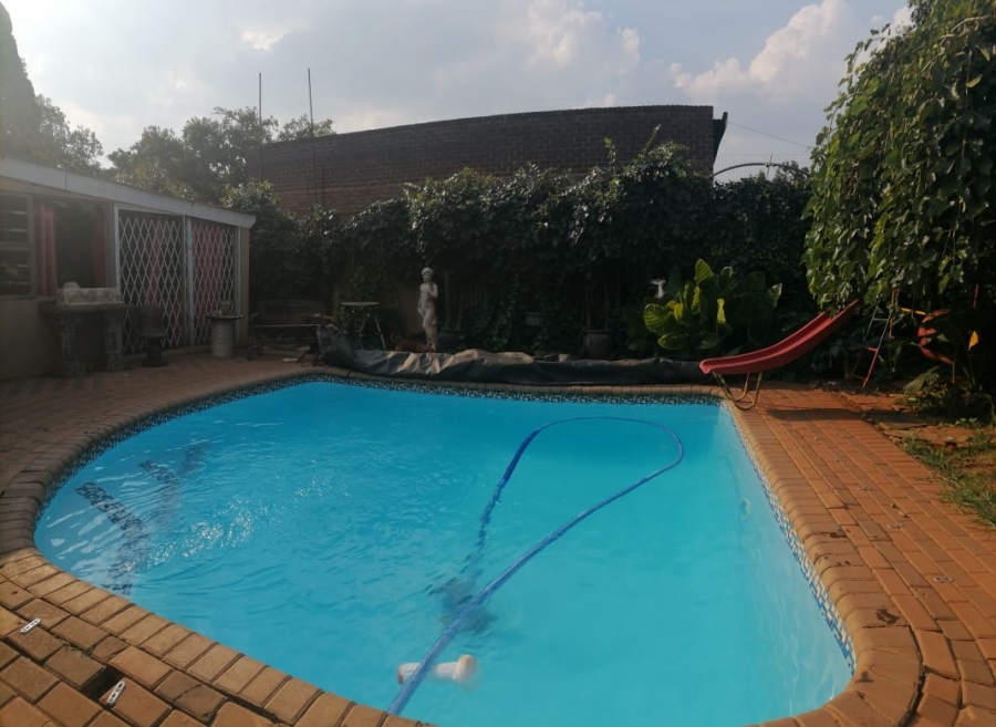 6 Bedroom Property for Sale in Arcon Park Gauteng