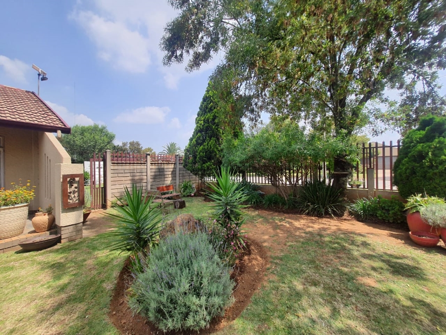 3 Bedroom Property for Sale in Vanderbijlpark SE 6 Gauteng
