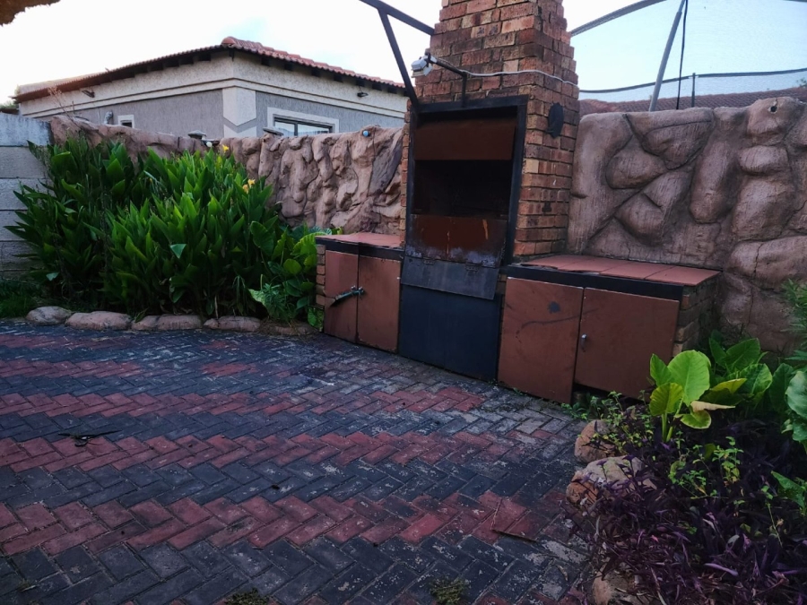 3 Bedroom Property for Sale in Vanderbijlpark SE 6 Gauteng