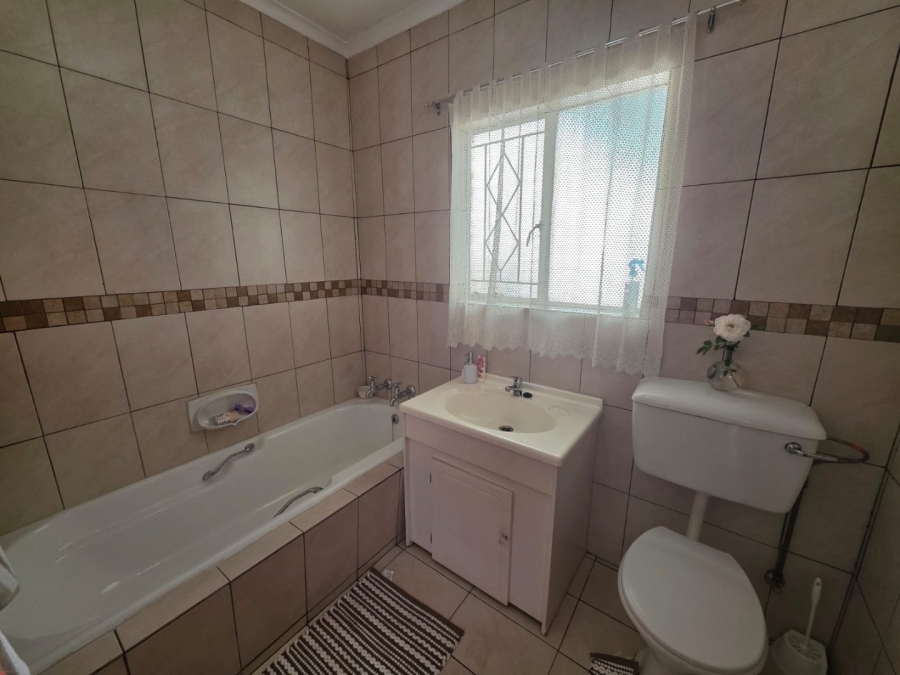 3 Bedroom Property for Sale in Vanderbijlpark SE 6 Gauteng