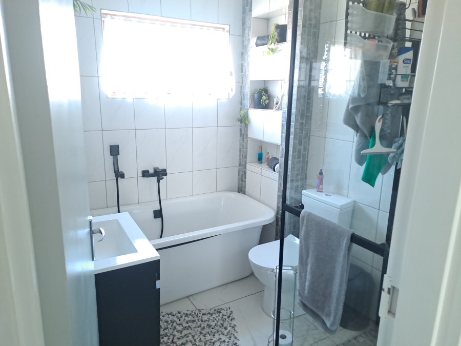 2 Bedroom Property for Sale in Meyersdal Gauteng