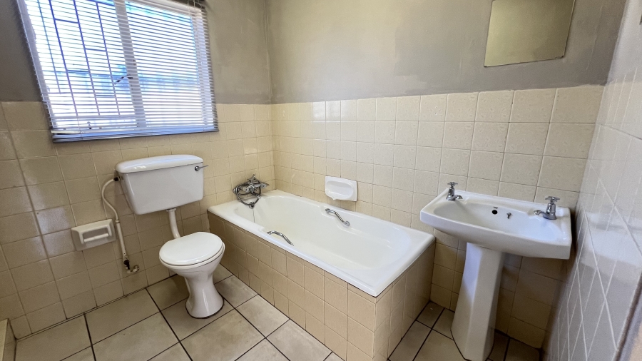 3 Bedroom Property for Sale in Greenhills Gauteng