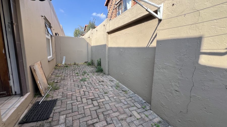 2 Bedroom Property for Sale in Rangeview Gauteng