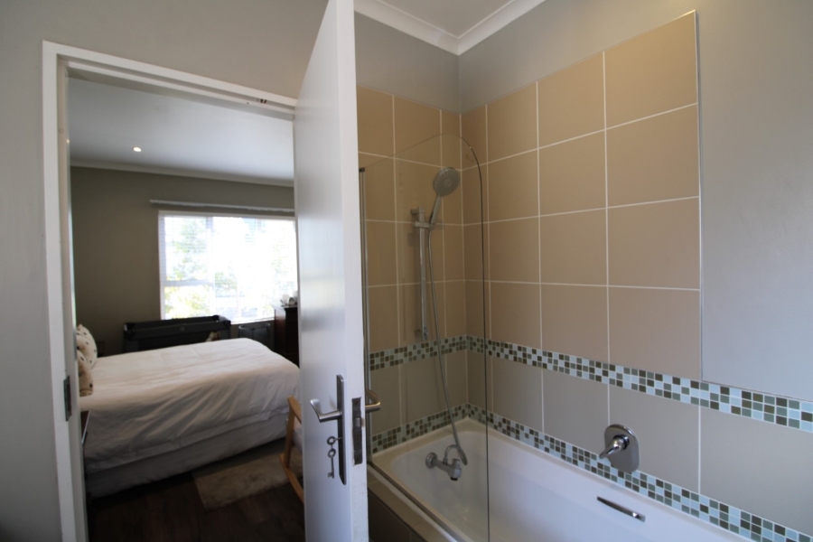 To Let 2 Bedroom Property for Rent in Bryanston Gauteng