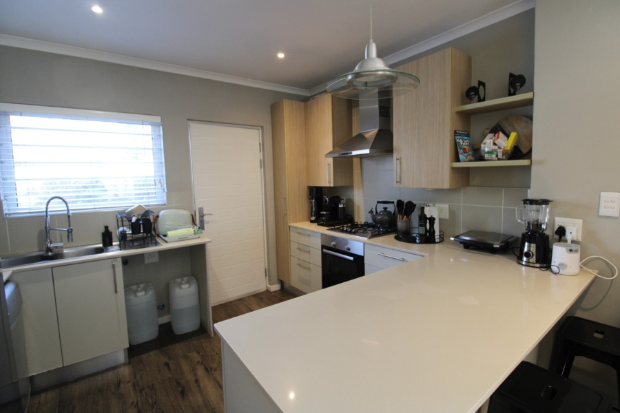 To Let 2 Bedroom Property for Rent in Bryanston Gauteng
