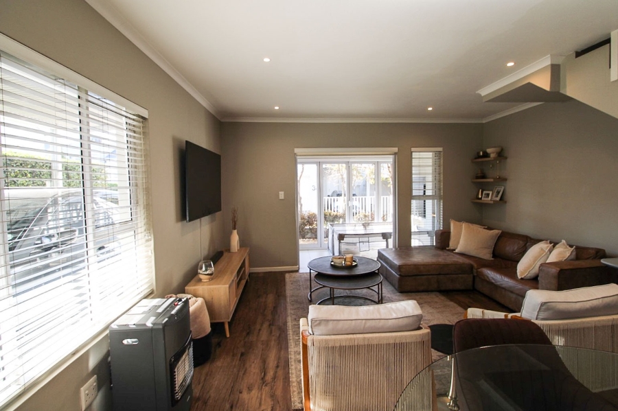 To Let 2 Bedroom Property for Rent in Bryanston Gauteng